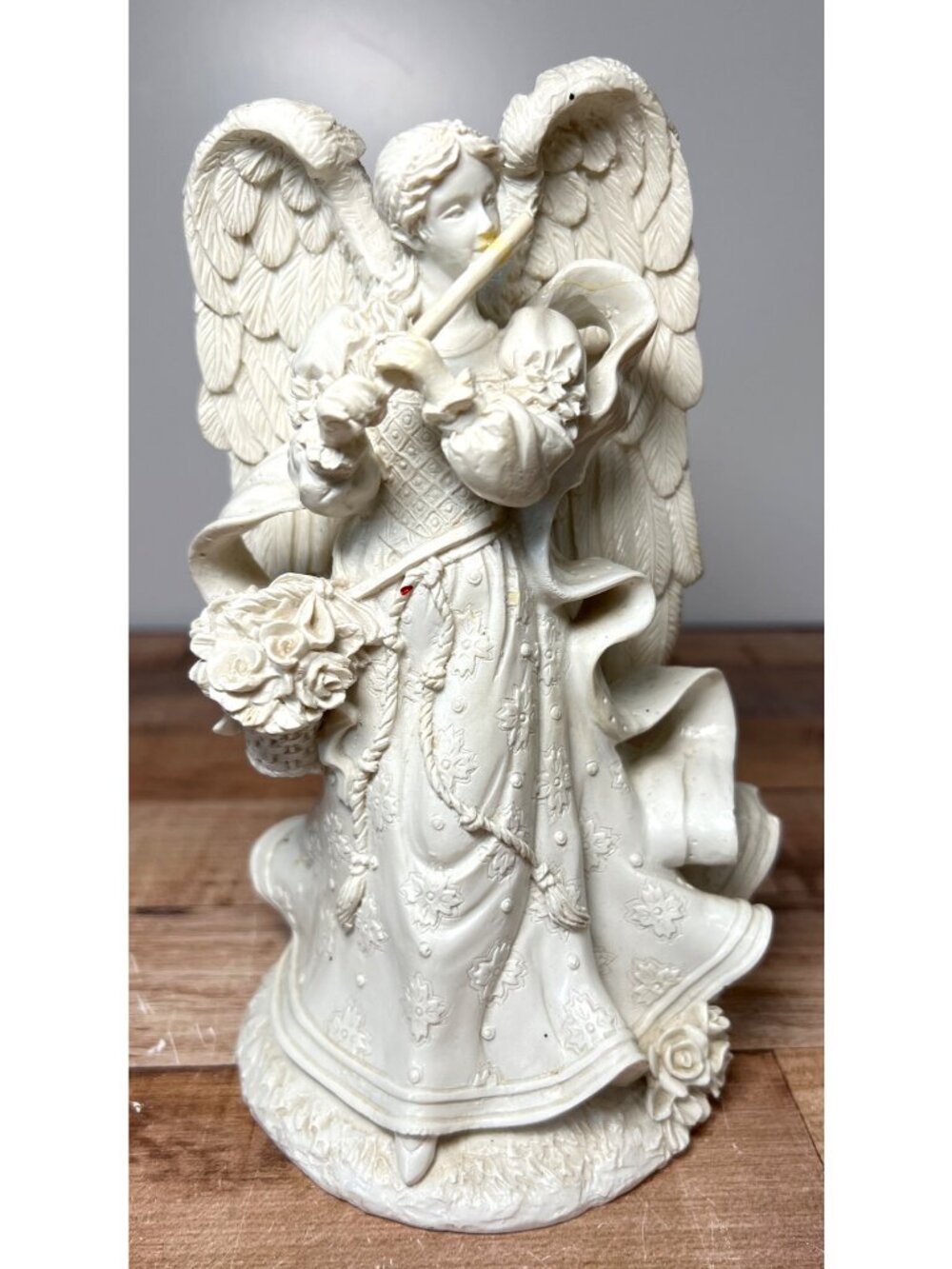 Christmas Angel Figurine Decorative Sculpture Detailed Resin Art